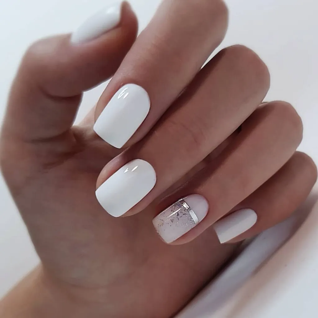 Manicure con semipermanente strong, Hello Beauty Roma