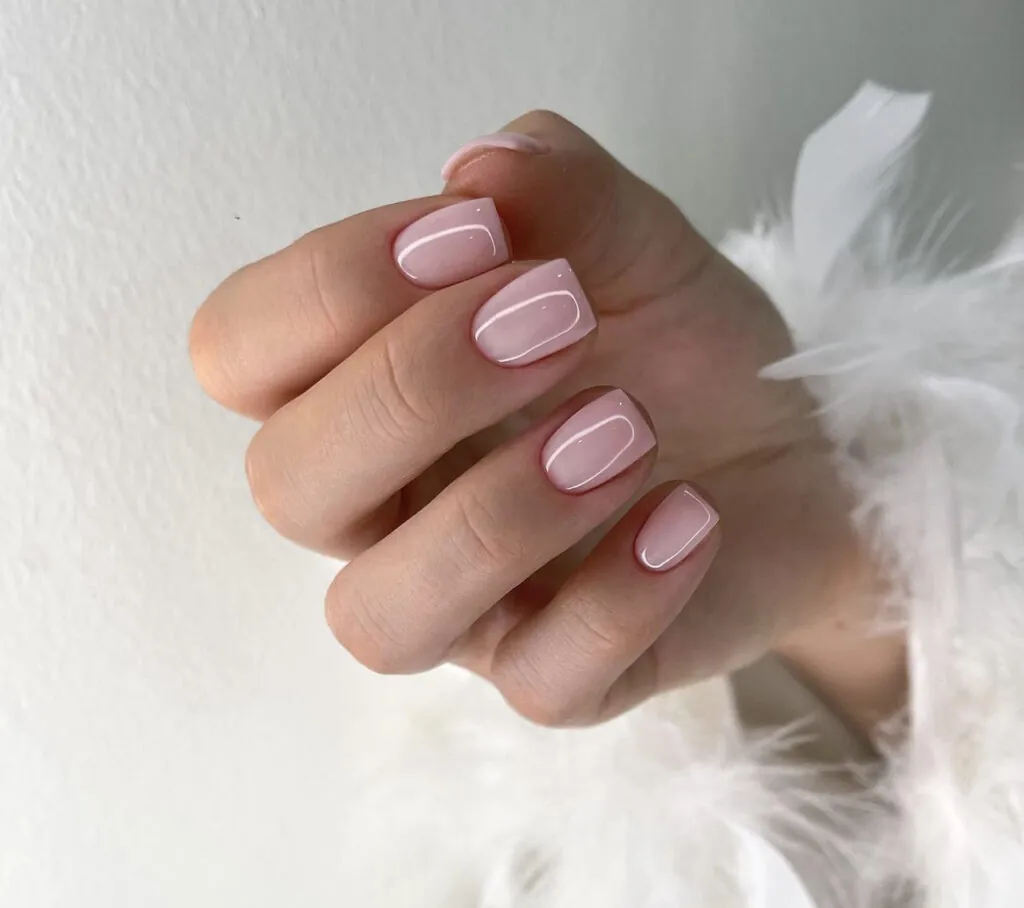 Manicure russa con semipermanente, Hello Beauty Roma